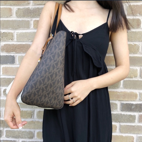 💕💕NWT Michael Kors Large Bonded Top Zip Tote - Picture 3 of 8